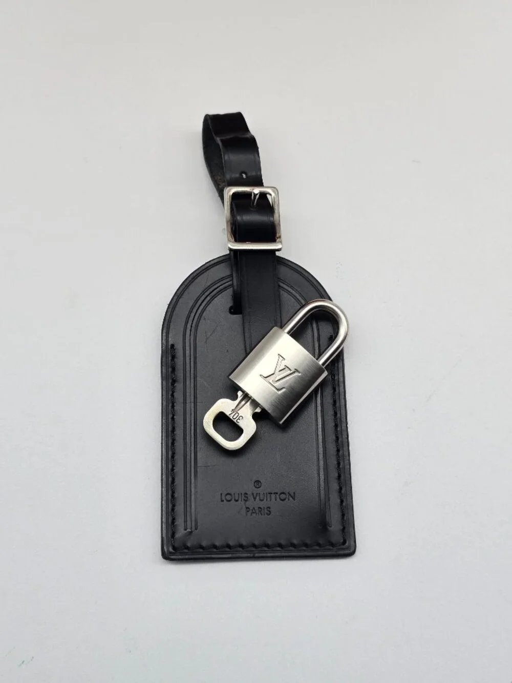 Authentic Louis Vuitton Black Luggage Tag Silver LV Padlock Key & Box